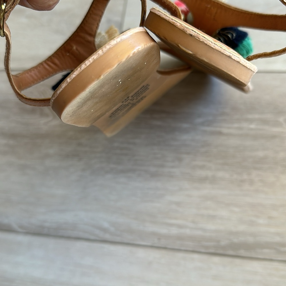 Steve Madden Tassel and Shell Sandals Size 6 - Picture 7 of 8